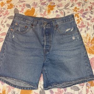 Levis 501 mid thigh jean shorts